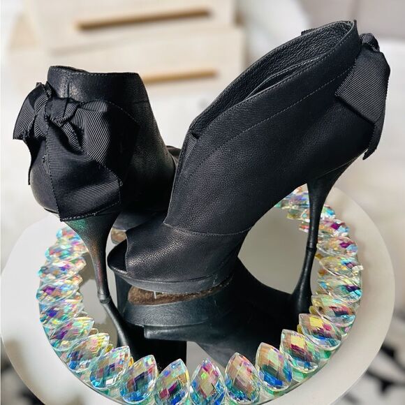 Vera Wang Black Peep Toe Stiletto Booties with Bow - Size 8.5M - Picture 11 of 17